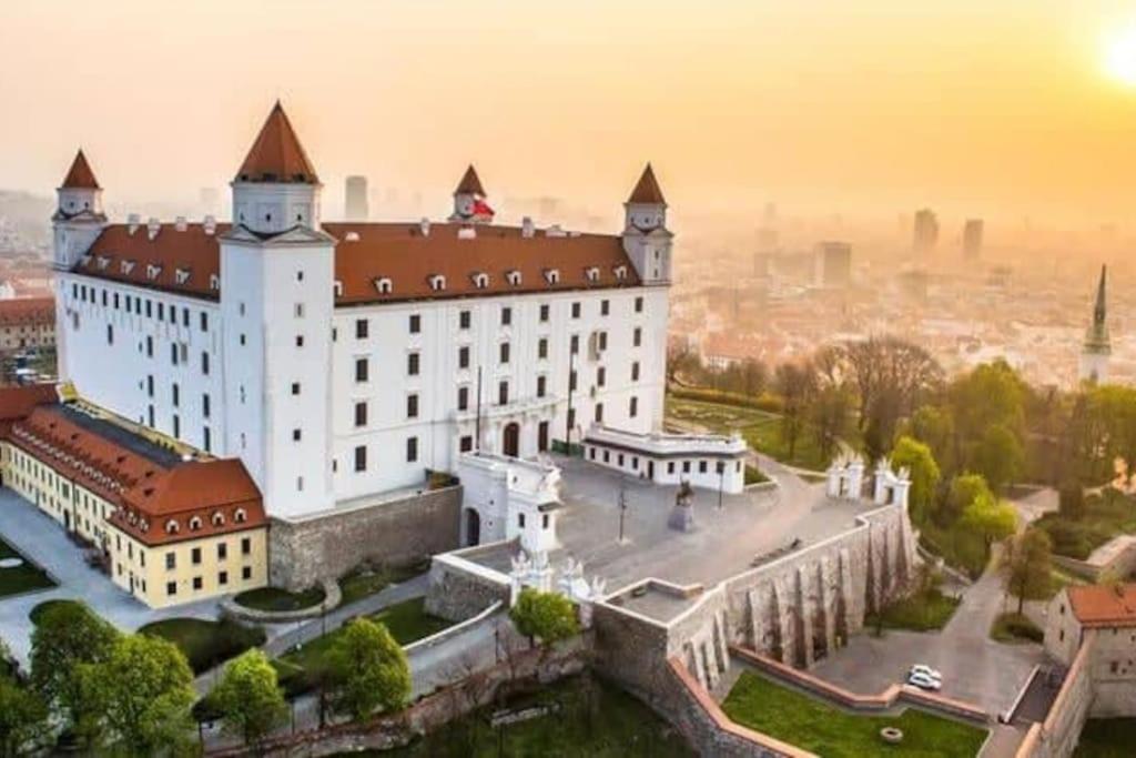 Diamond Residence In Old Town With Free Parking Bratislava Ngoại thất bức ảnh