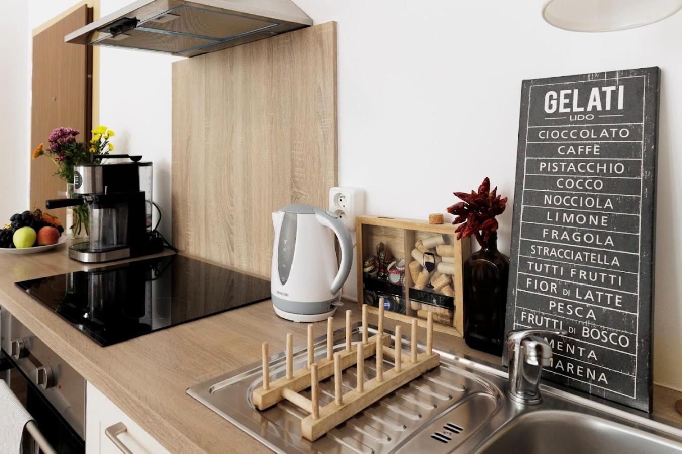 Diamond Residence In Old Town With Free Parking Bratislava Ngoại thất bức ảnh