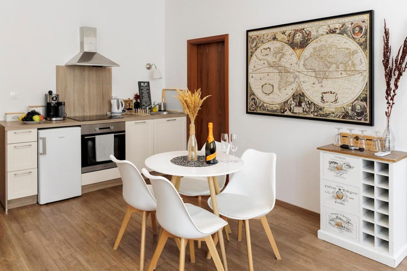 Diamond Residence In Old Town With Free Parking Bratislava Ngoại thất bức ảnh