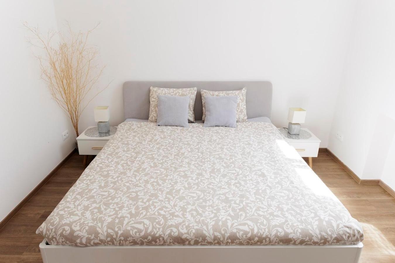 Diamond Residence In Old Town With Free Parking Bratislava Ngoại thất bức ảnh