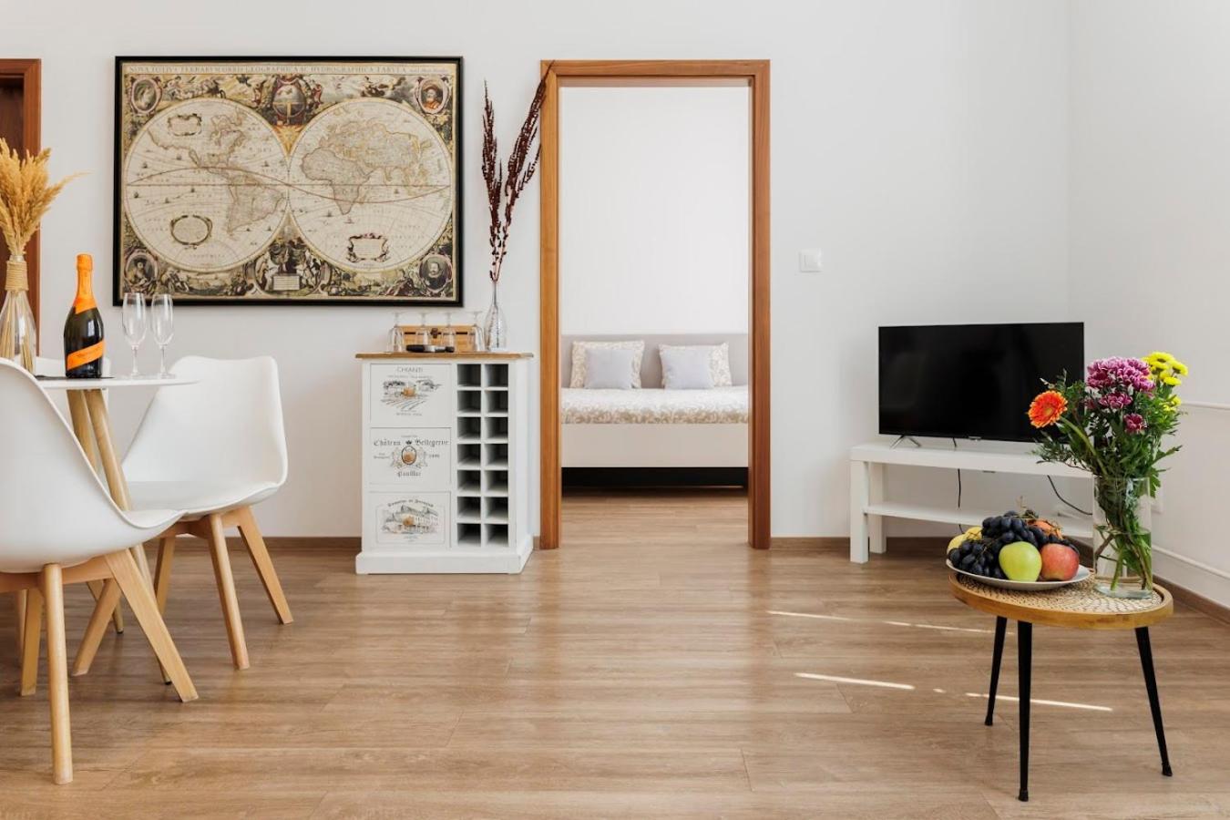 Diamond Residence In Old Town With Free Parking Bratislava Ngoại thất bức ảnh