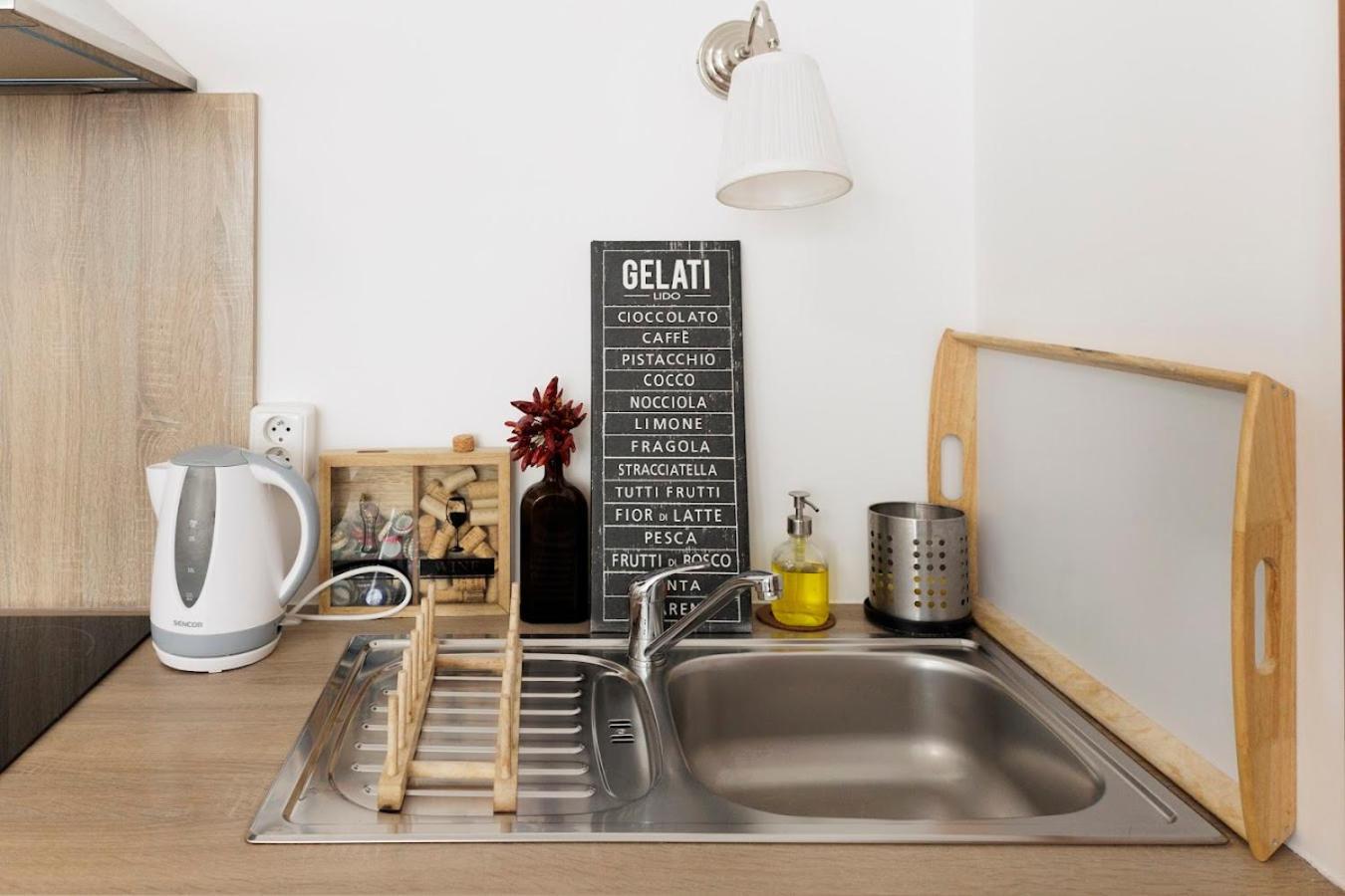 Diamond Residence In Old Town With Free Parking Bratislava Ngoại thất bức ảnh