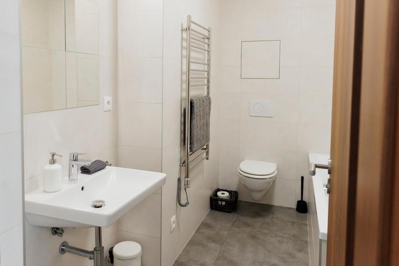 Diamond Residence In Old Town With Free Parking Bratislava Ngoại thất bức ảnh